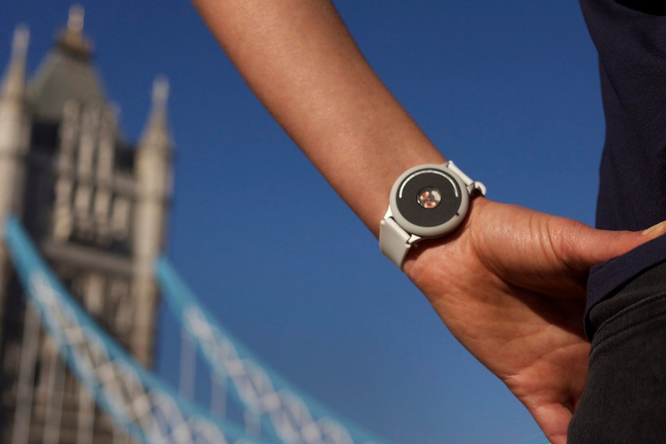 Η Ελληνίδα που έφτιαξε ΤΟ γκάτζετ -Το βραχιόλι που σου αλλάζει τη διάθεση [εικόνες] | iefimerida.gr 3