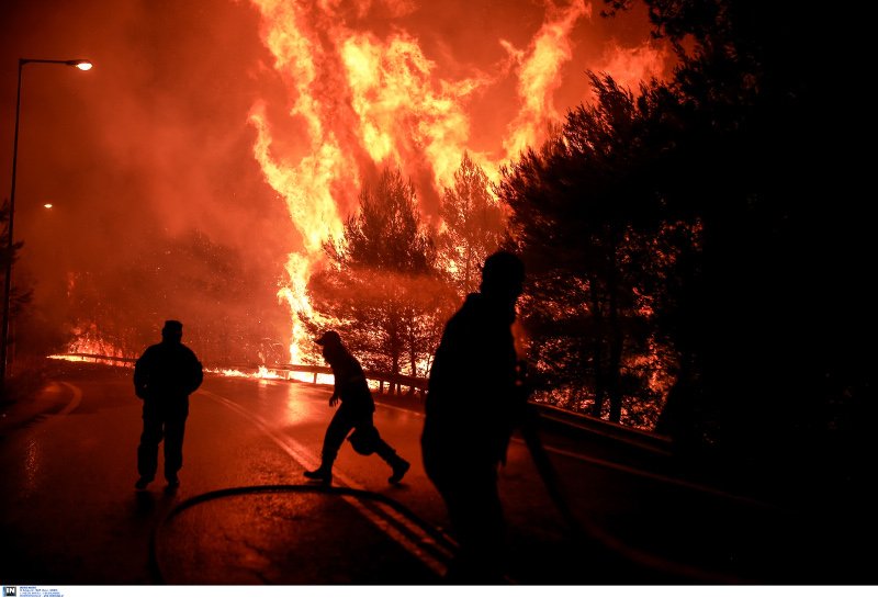 Καίγεται για τρίτη ημέρα η ανατολική Αττική-Τα μέτωπα, όλες οι πληροφορίες | iefimerida.gr 1