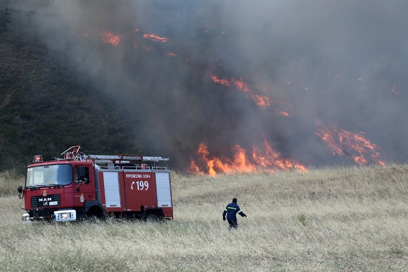 Καίγεται για τρίτη ημέρα η ανατολική Αττική-Τα μέτωπα, όλες οι πληροφορίες | iefimerida.gr 12