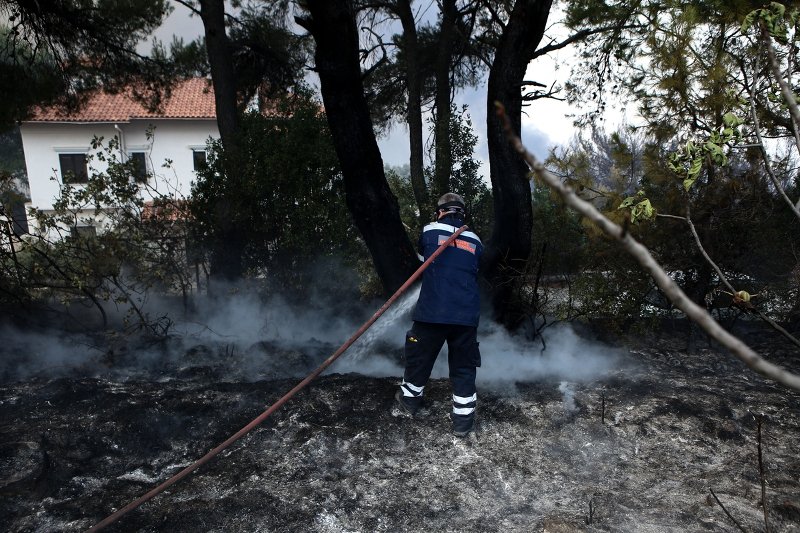 Καίγεται για τρίτη ημέρα η ανατολική Αττική-Τα μέτωπα, όλες οι πληροφορίες | iefimerida.gr 9