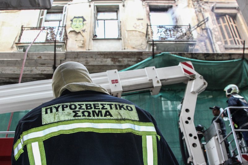 Πυρκαγιά σε εγκαταλελειμμένο κτίριο στα Εξάρχεια [εικόνες] | iefimerida.gr 3