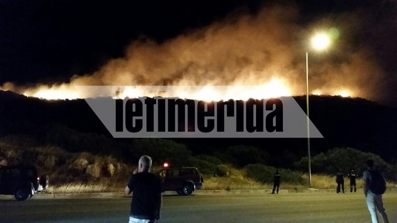 Σαρωνίδα: Εφτασε στην παραλία η μεγάλη φωτιά -Απειλούνται σπίτια [αποκλειστικές εικόνες & βίντεο] | iefimerida.gr 5
