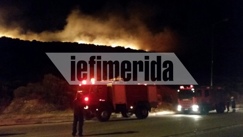 Σαρωνίδα: Εφτασε στην παραλία η μεγάλη φωτιά -Απειλούνται σπίτια [αποκλειστικές εικόνες & βίντεο] | iefimerida.gr 2