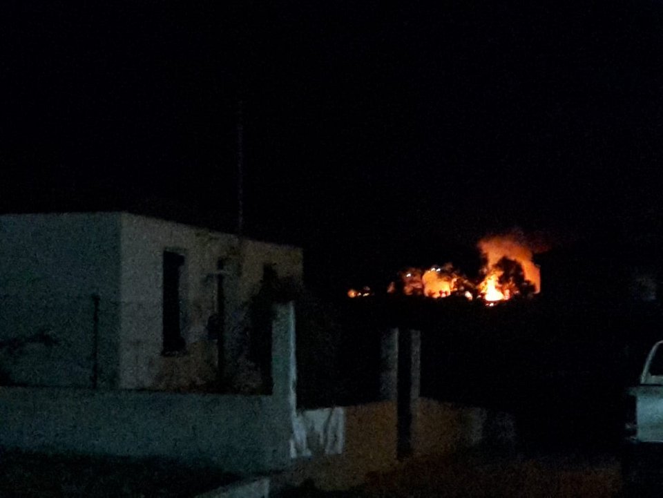 Μεγάλη φωτιά στη Σκάλα Κεφαλονιάς -Ανάμεσα σε ξενοδοχεία [εικόνες] | iefimerida.gr 0