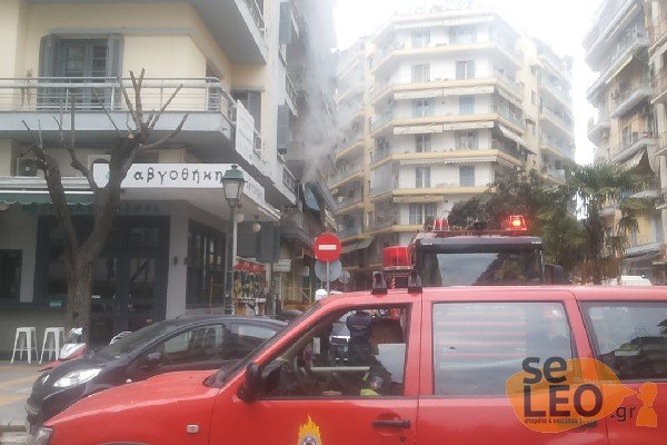 Φωτιά σε διαμέρισμα στο κέντρο της Θεσσαλονίκης – Ευτυχώς έλειπε η ένοικος [εικόνες & βίντεο] | iefimerida.gr 0