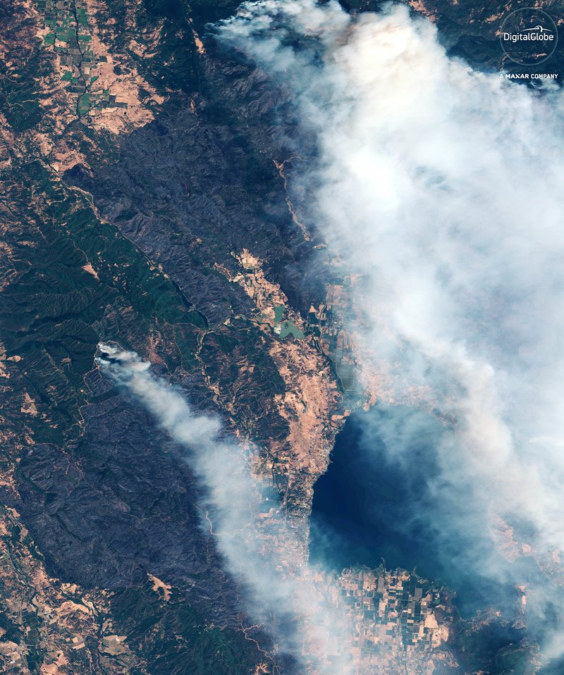 Γιγαντιαίες φωτιές συνεχίζουν να καίνε την Καλιφόρνια [εικόνες] | iefimerida.gr 2