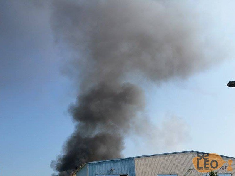 Φωτιά σε εργοστάσιο χρωμάτων στη Θεσσαλονίκη - Απανθρακώθηκε ένας άνδρας [εικόνες]  | iefimerida.gr 1