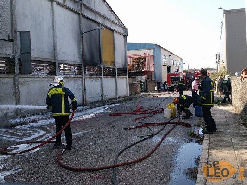 Φωτιά σε εργοστάσιο χρωμάτων στη Θεσσαλονίκη - Απανθρακώθηκε ένας άνδρας [εικόνες]  | iefimerida.gr 3