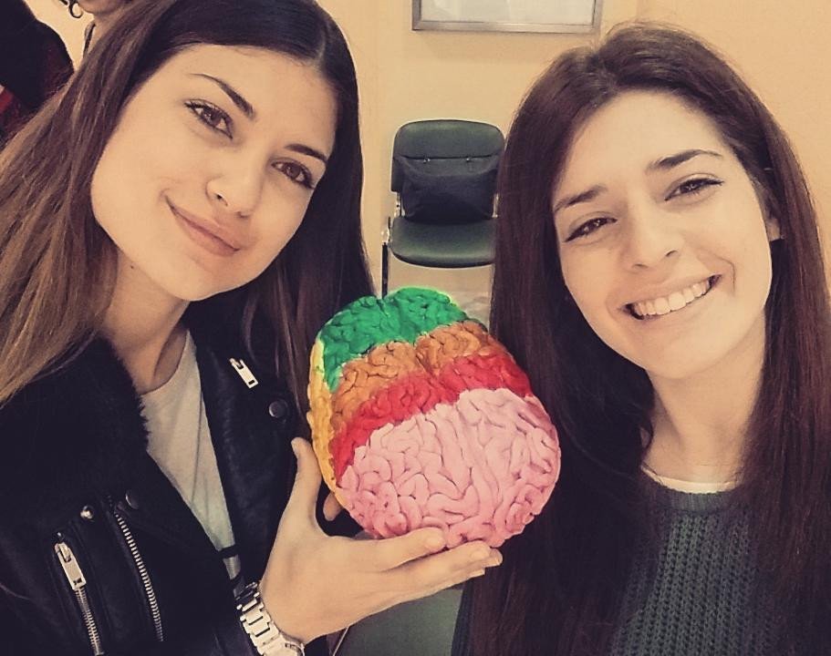 Η μικρή Φωτεινή που έσβησε τη φλόγα στους Ολυμπιακούς της Αθήνας είναι πια μια νεαρή καλλονή [εικόνες] | iefimerida.gr 3