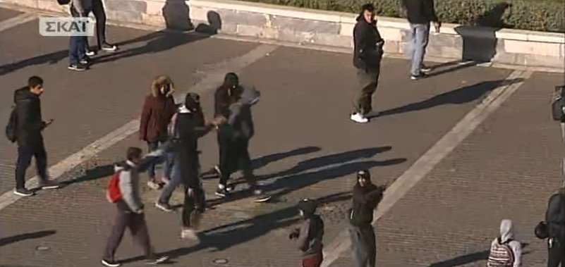 Κουκουλοφόροι διέλυσαν τα πάντα το πρωί της Τετάρτης στο κέντρο της Αθήνας [εικόνες & βίντεο] | iefimerida.gr 24