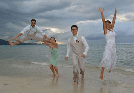 Η χειρότερη φωτογραφία γάμου που έχει βγει ποτέ -Η κλωτσιά στο κεφάλι και το σκισμένο παντελόνι [εικόνες] | iefimerida.gr 0