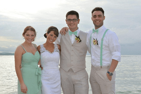 Η χειρότερη φωτογραφία γάμου που έχει βγει ποτέ -Η κλωτσιά στο κεφάλι και το σκισμένο παντελόνι [εικόνες] | iefimerida.gr 2