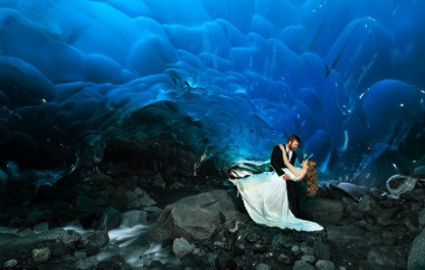 Η πιο καθηλωτική φωτογράφιση γάμου που έχει γίνει ποτέ -Οι νεόνυμφοι για να τις βγάλουν περπάτησαν τρεις ώρες μέσα στο κρύο [εικόνες] | iefimerida.gr 1