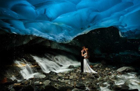 Η πιο καθηλωτική φωτογράφιση γάμου που έχει γίνει ποτέ -Οι νεόνυμφοι για να τις βγάλουν περπάτησαν τρεις ώρες μέσα στο κρύο [εικόνες] | iefimerida.gr 3