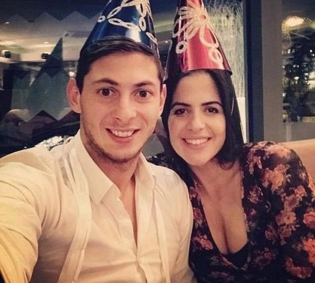 Το μήνυμα της συντρόφου του Εμιλιάνο Σάλα: Μιλήσαμε λίγο πριν ανέβει στο αεροπλάνο... [εικόνες] | iefimerida.gr 0