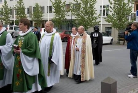 Πριν βγάλεις φωτογραφία πρόσεξε ποιός είναι στο πλάνο... [εικόνες] | iefimerida.gr 1