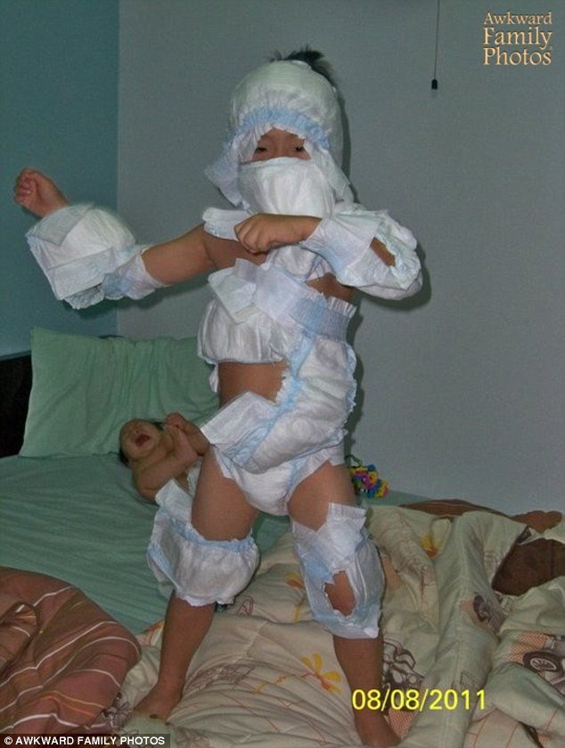 Οικογενειακές φωτογραφίες που δεν θα έπρεπε να βγουν ποτέ από το συρτάρι -Μία έκθεση βγάζει τα πάντα στη φόρα [εικόνες] | iefimerida.gr 1