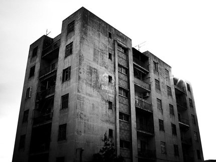 Φωτογράφος καταγράφει τις «Σκιές της Αθήνας» -Εξαθλιωμένες εικόνες μιας ρυπαρής πόλης [εικόνες] | iefimerida.gr 2