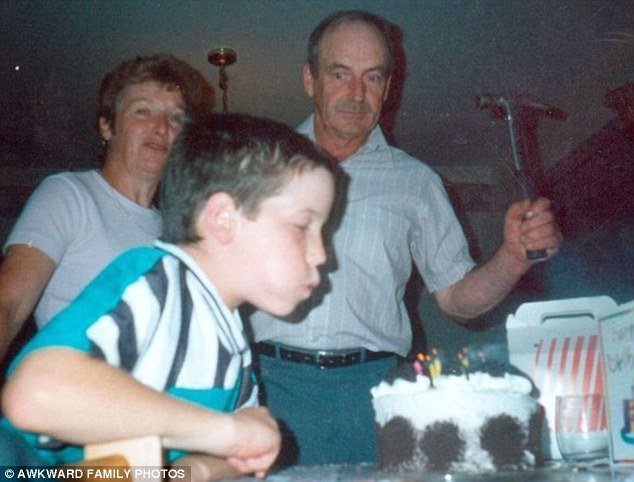 Οικογενειακές φωτογραφίες που δεν θα έπρεπε να βγουν ποτέ από το συρτάρι -Μία έκθεση βγάζει τα πάντα στη φόρα [εικόνες] | iefimerida.gr 3