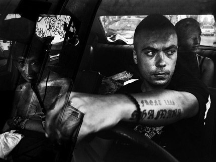 Φωτογράφος καταγράφει τις «Σκιές της Αθήνας» -Εξαθλιωμένες εικόνες μιας ρυπαρής πόλης [εικόνες] | iefimerida.gr 0