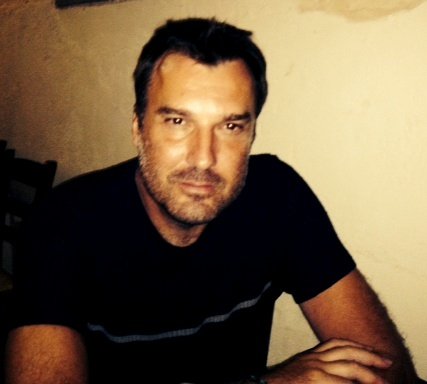 Οι συγγραφείς μιλάνε για τα δικά τους βιβλία-δώρα | iefimerida.gr 1