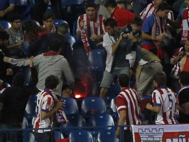 Παραλίγο τραγωδία στην Ισπανία - Καπνογόνο σε παιδί 2 ετών [εικόνες & βίντεο] | iefimerida.gr 0