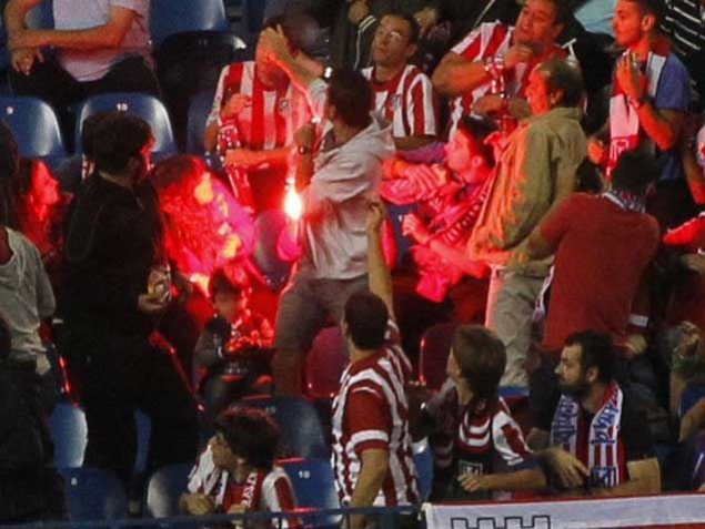 Παραλίγο τραγωδία στην Ισπανία - Καπνογόνο σε παιδί 2 ετών [εικόνες & βίντεο] | iefimerida.gr 2