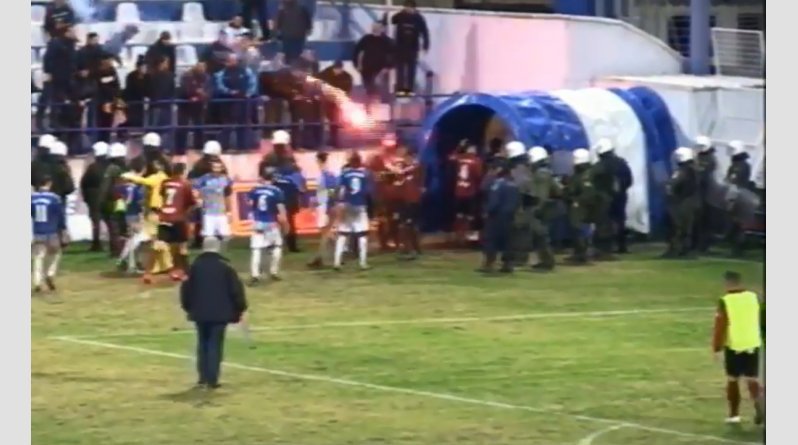 Επεισόδια και ξύλο στη Νεάπολη, στο ντέρμπι Ιωνικός-Προοδευτική [εικόνες & βίντεο] | iefimerida.gr 0