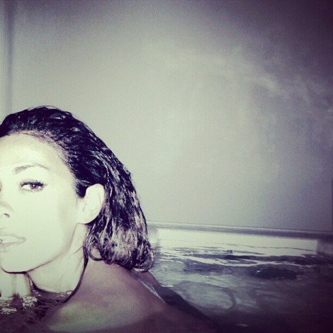 Το αβυσσαλέο -μέχρι τον αφαλό- ντεκολτέ της Ελένης Φουρέιρα στα βραβεία ΜΑD [εικόνες] | iefimerida.gr 0