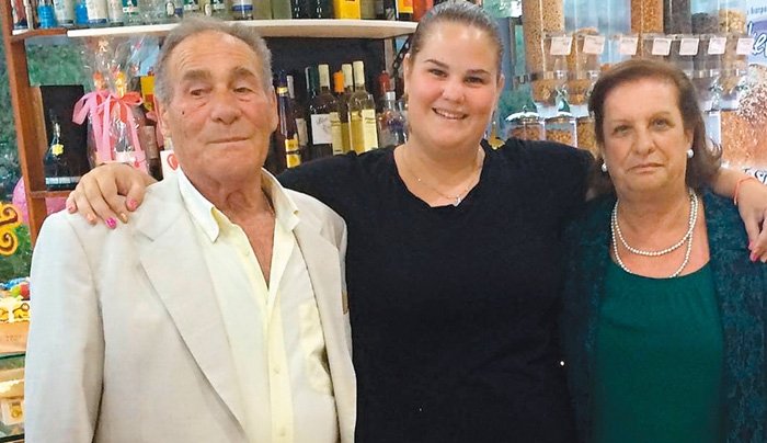 Ο Γιούνκερ τίμησε τον φούρναρη της Κω: «Σ’ ευχαριστώ για όσα έκανες» [εικόνα] | iefimerida.gr 0