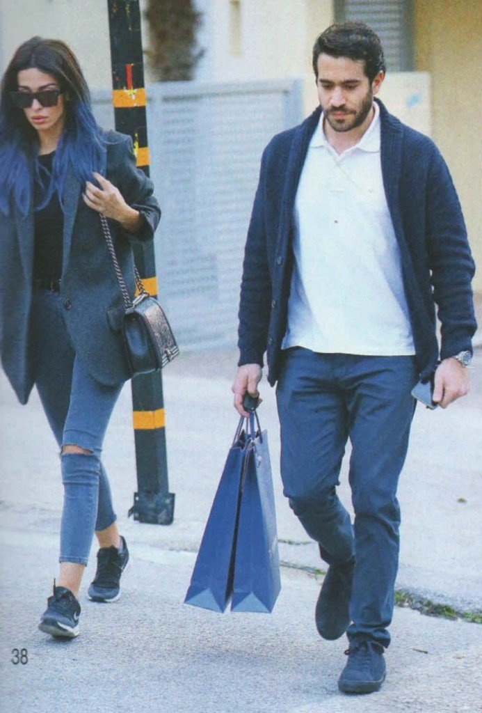 Ξανάβαψε τα μαλλιά της η Ελένη Φουρέιρα- Αυτή την φορά μπλε [εικόνες] | iefimerida.gr 1