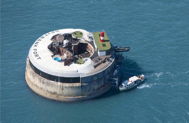 «Ανακυκλωμένες» οικίες: Εγκαταλελειμμένες κατασκευές μετατρέπονται σε σπίτια [εικόνες]  | iefimerida.gr 2