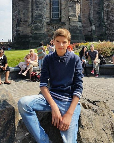 Γιος ακροδεξιού πολιτικού ο 17χρονος δράστης της επίθεσης σε σχολείο της Γαλλίας [εικόνα] | iefimerida.gr 0