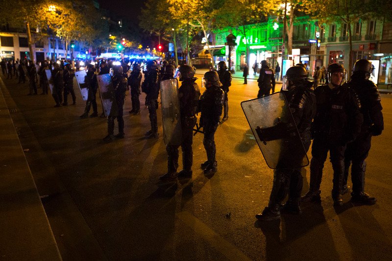 Γαλλία: 29 άτομα υπό κράτηση μετά τα επεισόδια χθες στο Παρίσι -Μετά τα αποτελέσματα των εκλογών [εικόνες] | iefimerida.gr 3