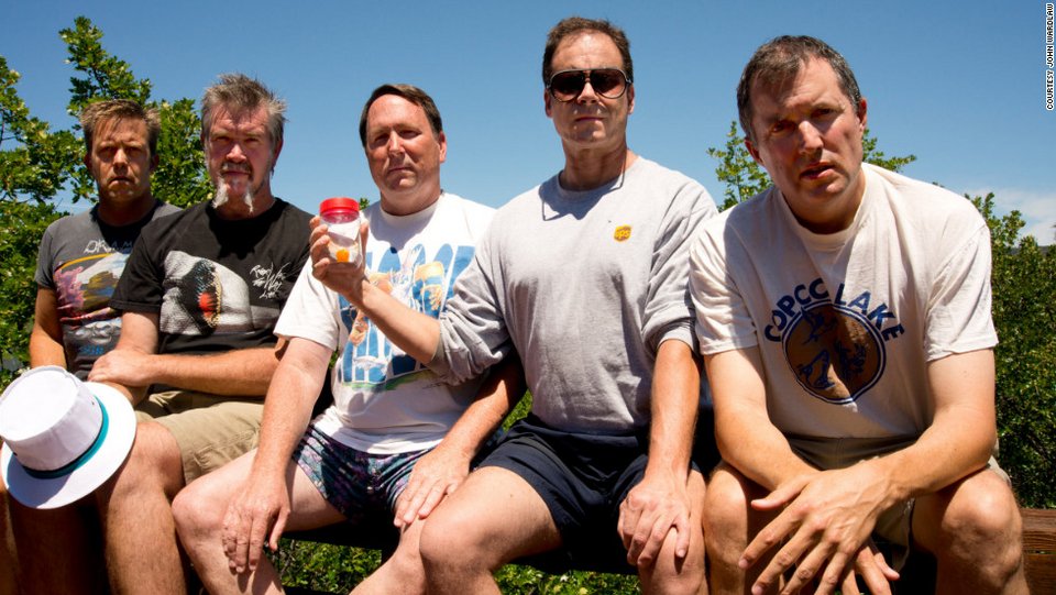 Μία παρέα βγάζει την ίδια φωτογραφία επί 30 χρόνια [εικόνες] | iefimerida.gr 6