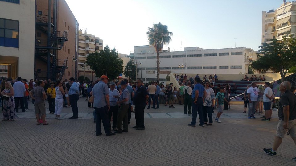 Ενταση στη συγκέντρωση διαμαρτυρίας στο Μενίδι -Εδωσαν το «παρών» και οι γονείς του αδικοχαμένου Μάριου [εικόνα] | iefimerida.gr 0