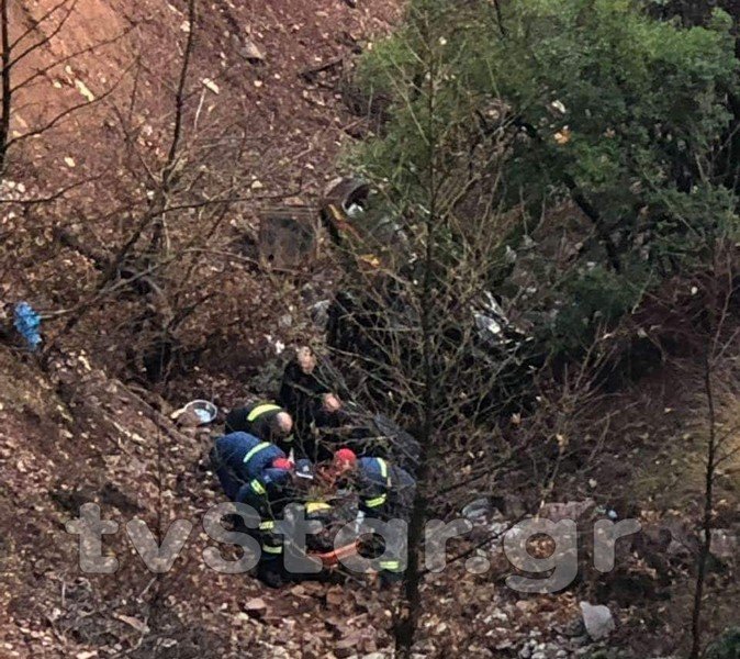 Κυνηγός έπεσε με το αυτοκίνητό του σε χαράδρα βάθους 80 μέτρων [εικόνες] | iefimerida.gr 0