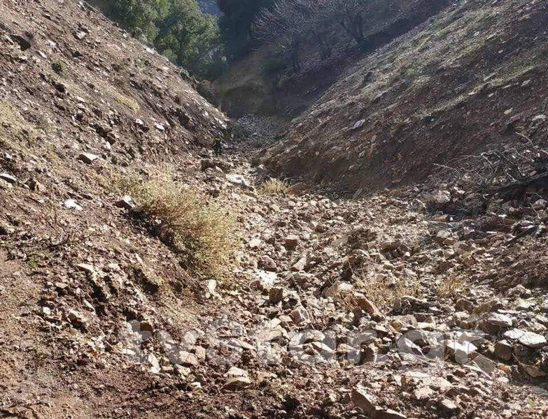 Κυνηγός έπεσε με το αυτοκίνητό του σε χαράδρα βάθους 80 μέτρων [εικόνες] | iefimerida.gr 1