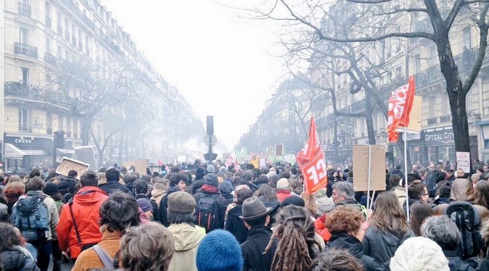 Μαθητές και φοιτητές στους δρόμους του Παρισιού -Αντιδρούν στις μεταρρυθμίσεις Ολάντ [εικόνες] | iefimerida.gr 2