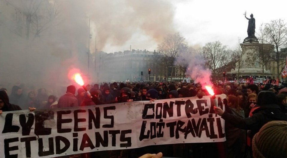 Μαθητές και φοιτητές στους δρόμους του Παρισιού -Αντιδρούν στις μεταρρυθμίσεις Ολάντ [εικόνες] | iefimerida.gr 4
