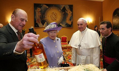 Πόσους Πάπες θα δει ακόμη η βασίλισσα Ελισάβετ; Συνάντησε τον πέμπτο Ποντίφικα στη θητεία της [εικόνες] | iefimerida.gr 0