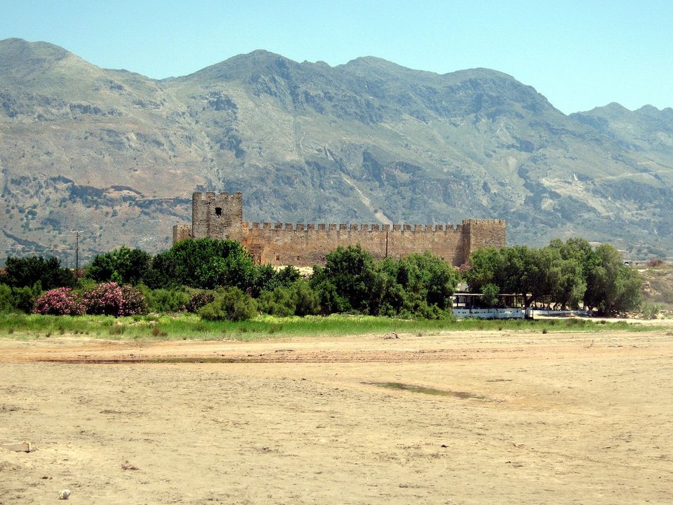 Το θρυλικό Φραγκοκάστελλο του 14ου στα Σφακιά -Με τα λίθινα τείχη και τους πύργους [εικόνες] | iefimerida.gr 2