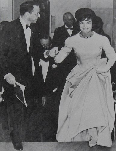 Οι ατέλειωτοι εραστές της Τζάκι Κέννεντι -Αποκαλύψεις για την αχαλίνωτη ζωή μιας Πρώτης Κυρίας [εικόνες] | iefimerida.gr 16