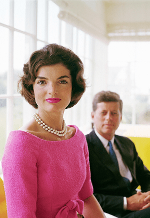 Οι ατέλειωτοι εραστές της Τζάκι Κέννεντι -Αποκαλύψεις για την αχαλίνωτη ζωή μιας Πρώτης Κυρίας [εικόνες] | iefimerida.gr 24