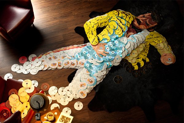 Ομοιώματα θρύλων της παγκόσμιας μουσικής σκηνής φτιαγμένα από... CD τους [εικόνες] | iefimerida.gr 2