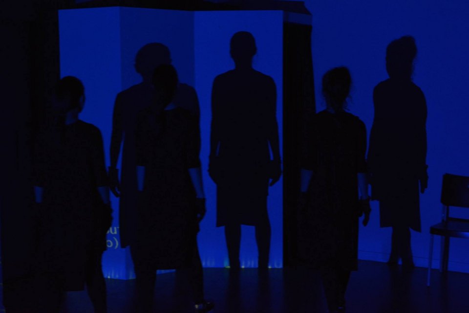 Ολη η ζωή μας σε ένα USB. Μια εντελώς αναπάντεχη ποπ παράσταση στο Παγκράτι από τους Free Freaks [εικόνες] | iefimerida.gr 2