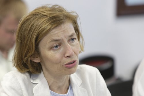 Στην Κύπρο η Γαλλίδα υπουργός Αμυνας -Πήγε με ελικόπτερο σε φρεγάτα, δίπλα στο γεωτρύπανο [εικόνες] | iefimerida.gr 1