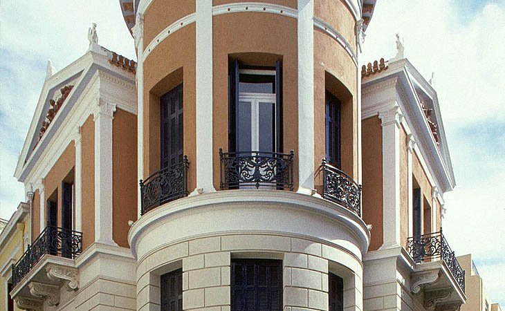 «Οι ταυτότητες των άλλων» στο Μουσείο Φρυσίρα: Σύγχρονες τάσεις από όλο τον κόσμο [εικόνες]  | iefimerida.gr 8