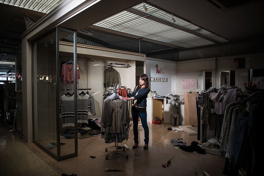 Επιστροφή στη Φουκουσίμα: Κάτοικοι ποζάρουν στις ιδιοκτησίες τους πέντε χρόνια μετά το πυρηνικό ατύχημα [εικόνες]  | iefimerida.gr 9