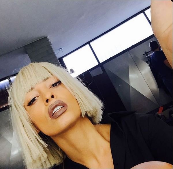 Μία άλλη Ελένη Φουρέιρα - Με ξανθό πλατινέ καρέ [εικόνα]  | iefimerida.gr 0